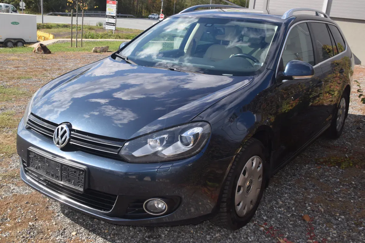 Volkswagen Golf 2010 photo 3