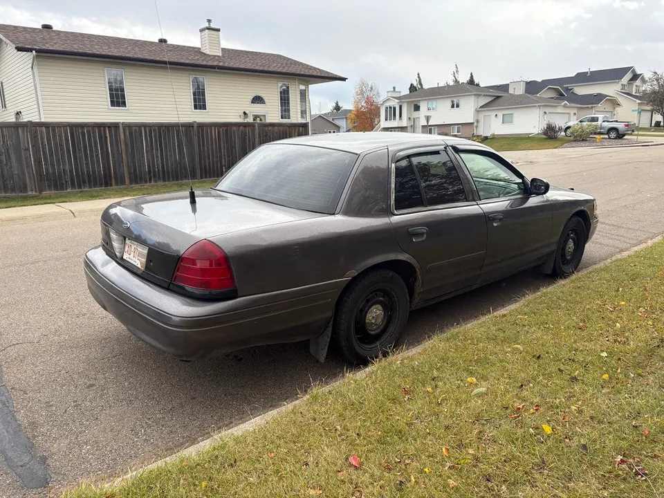 Ford Crown Victoria 2007 photo 2