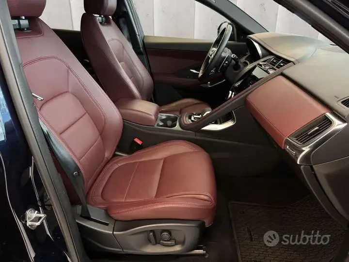 Jaguar E-Pace 2023 photo 3