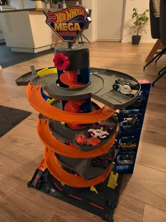 Hot Wheels Mega Garage