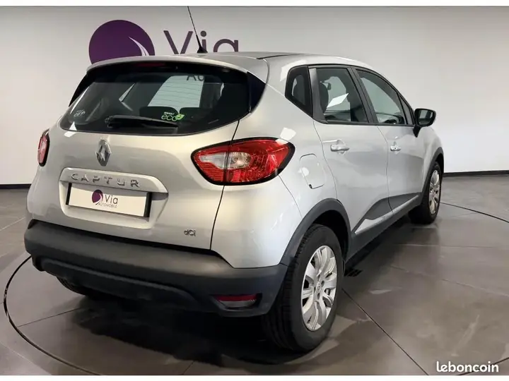 Renault Captur 2016 photo 2