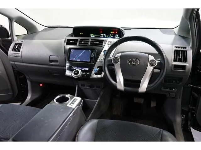 Toyota Priusα 2012 photo 2