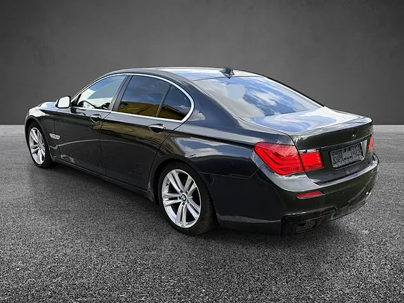 BMW 750I 2011 photo 4