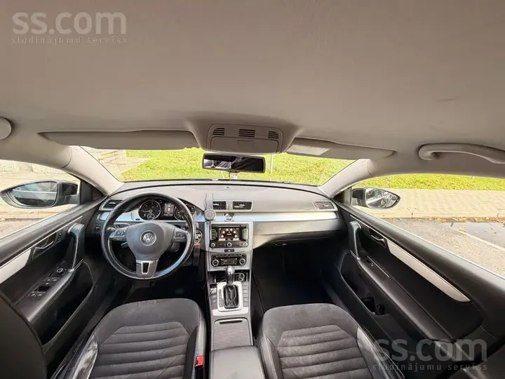 Volkswagen Passat B7 2011 photo 2