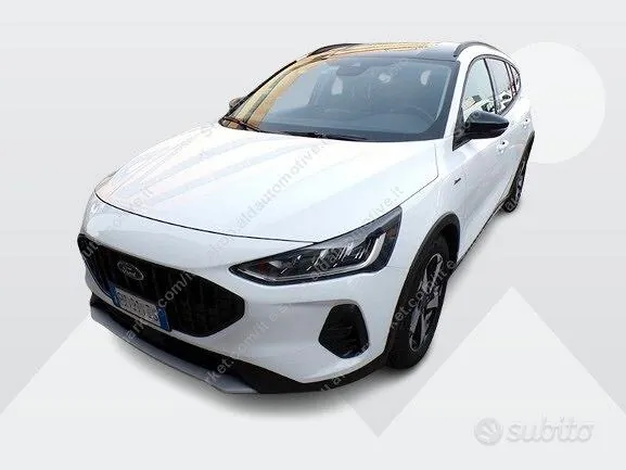 Ford Focus 2022 photo 2