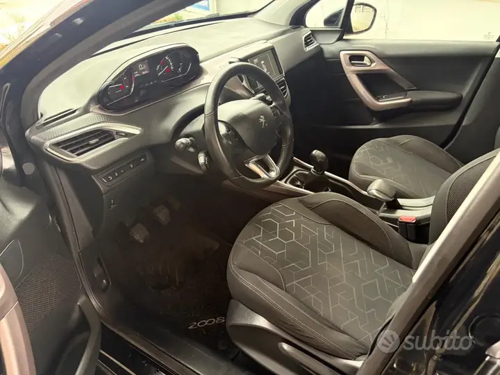 Peugeot 2008 2015 photo 5