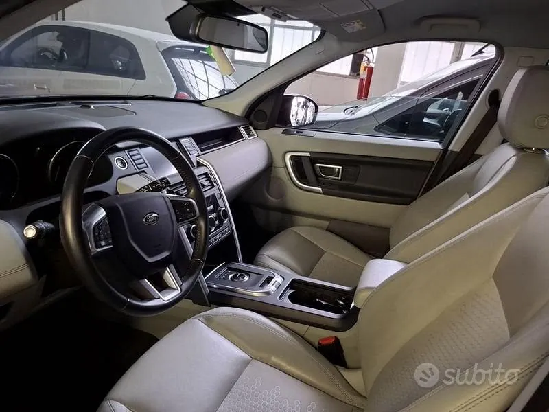 Land Rover Discovery Sport 2017 photo 5
