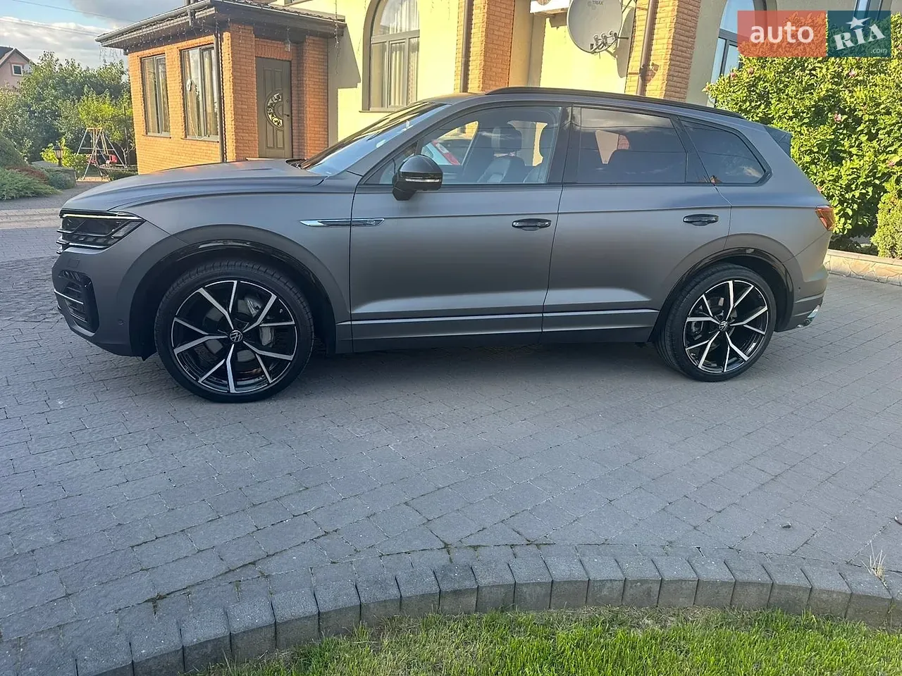 Volkswagen Touareg 2023 photo 3