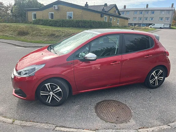 Peugeot 208 2019 photo 3