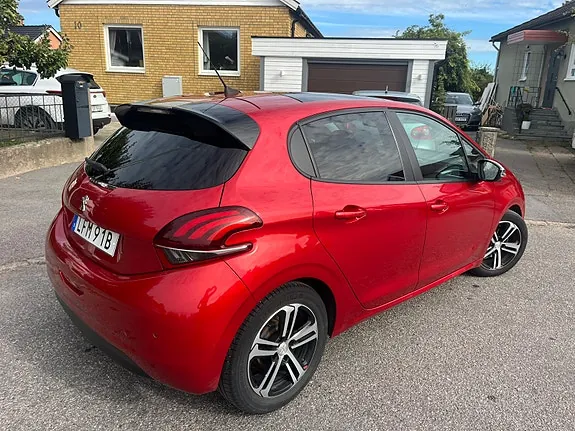 Peugeot 208 2019 photo 4