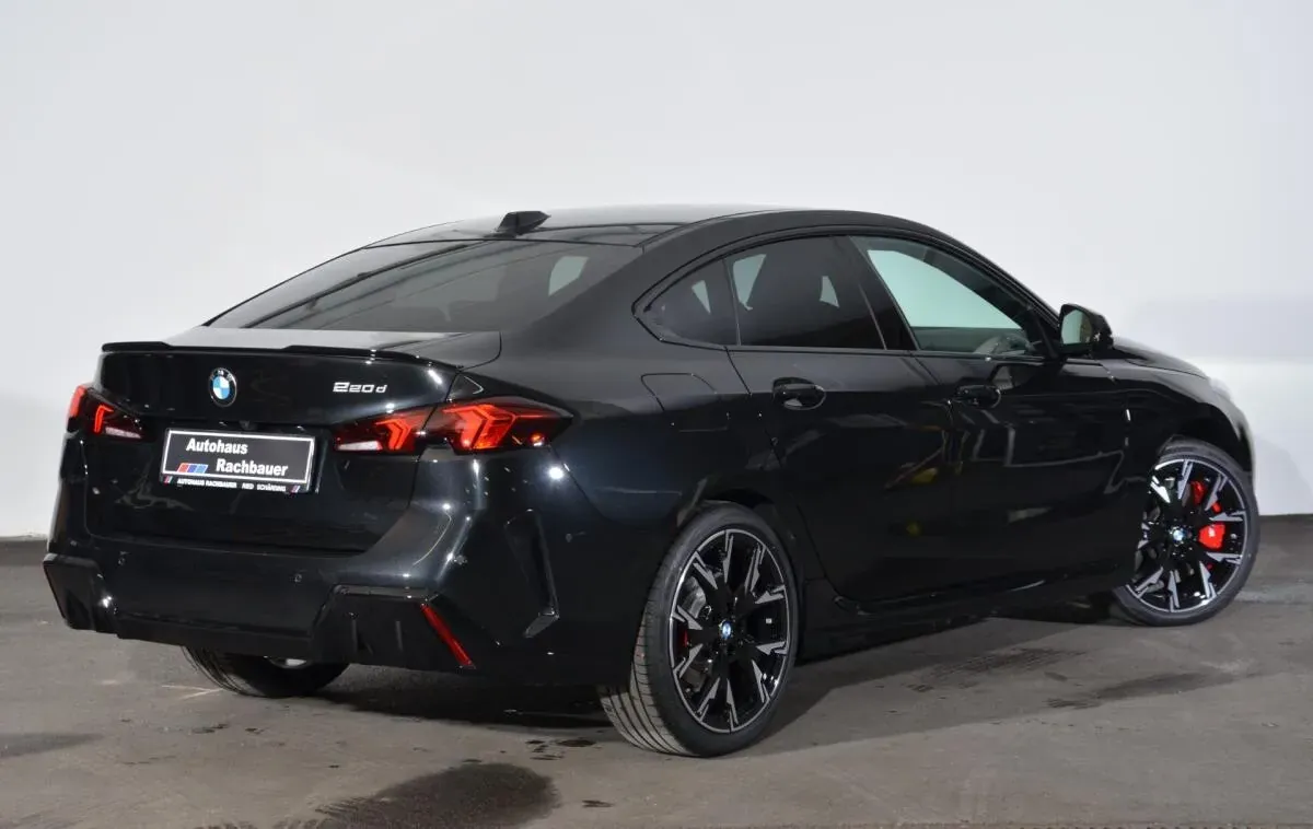BMW 2 Series 2026 photo 2