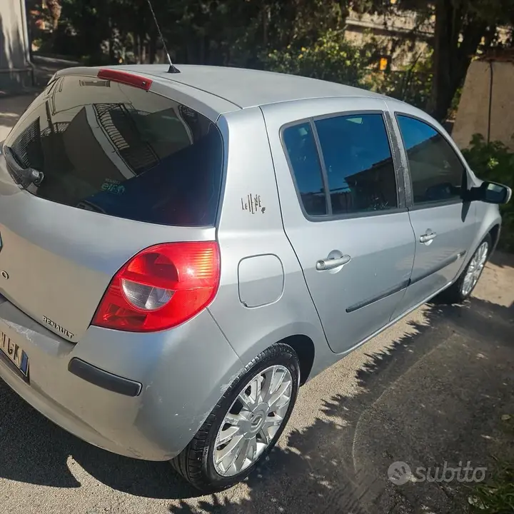 Renault Clio 2007 photo 4