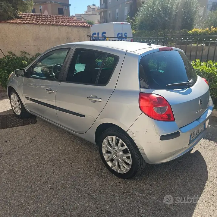 Renault Clio 2007 photo 3