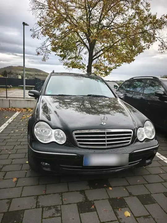 Mercedes-Benz 220