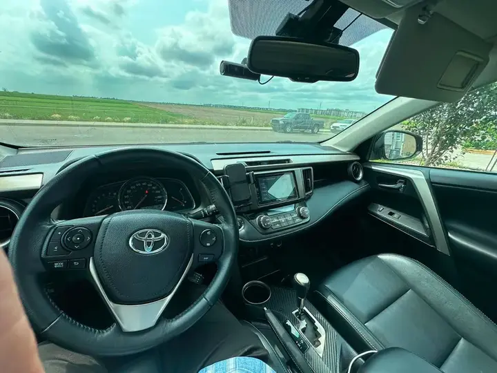 Toyota Rav4 2014 photo 3
