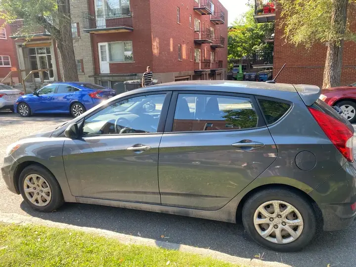 Hyundai Accent 2013 photo 3
