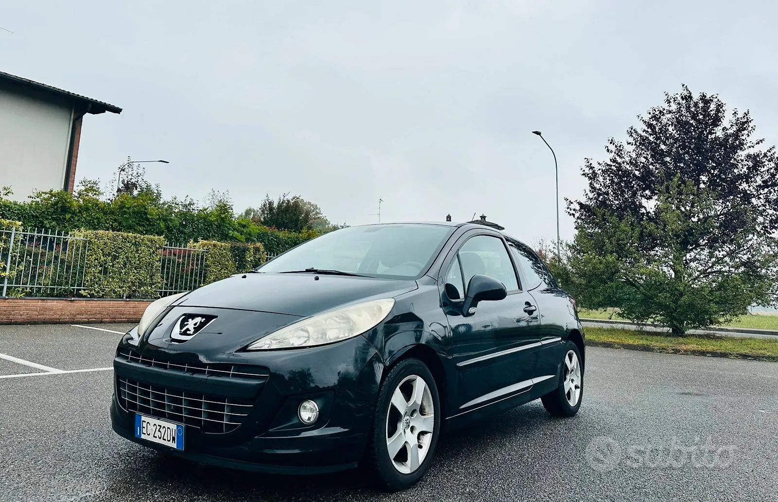 Peugeot 207 2011 photo 2
