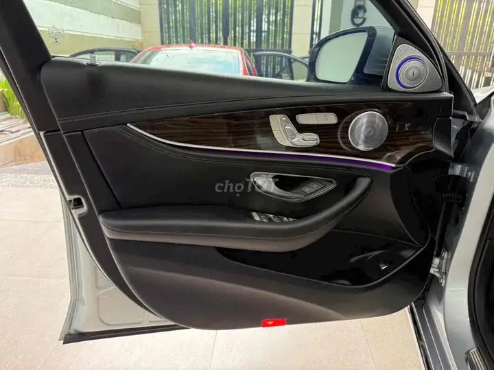 Mercedes-Benz E-Class 2017 photo 3