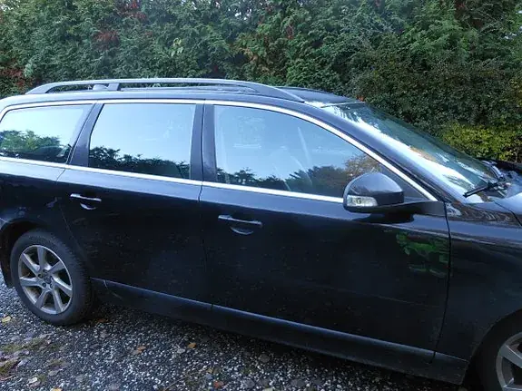 Volvo V70 2010 photo 3