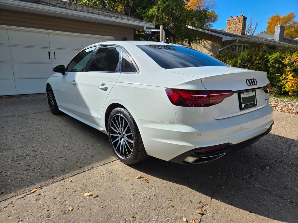 Audi A4 2021 photo 2