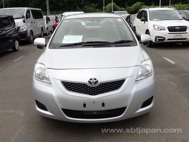 Toyota Belta 2010 photo 5