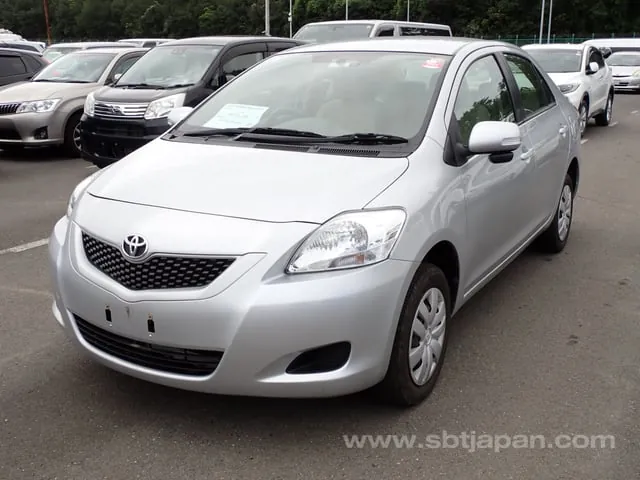 Toyota Belta 2010 photo 2