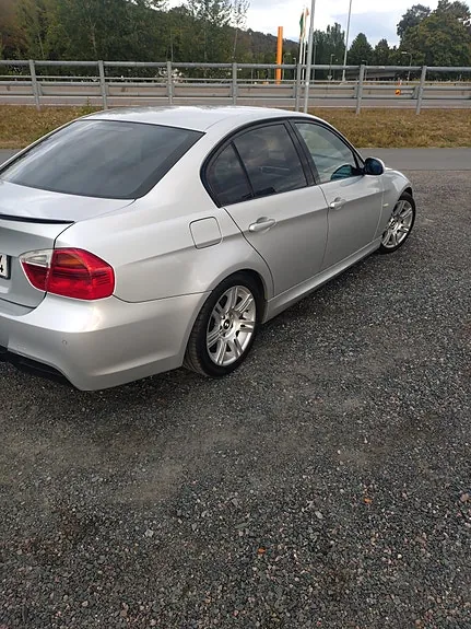 BMW 325I 2008 photo 3