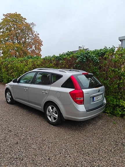 Kia Ceed 2010 photo 4
