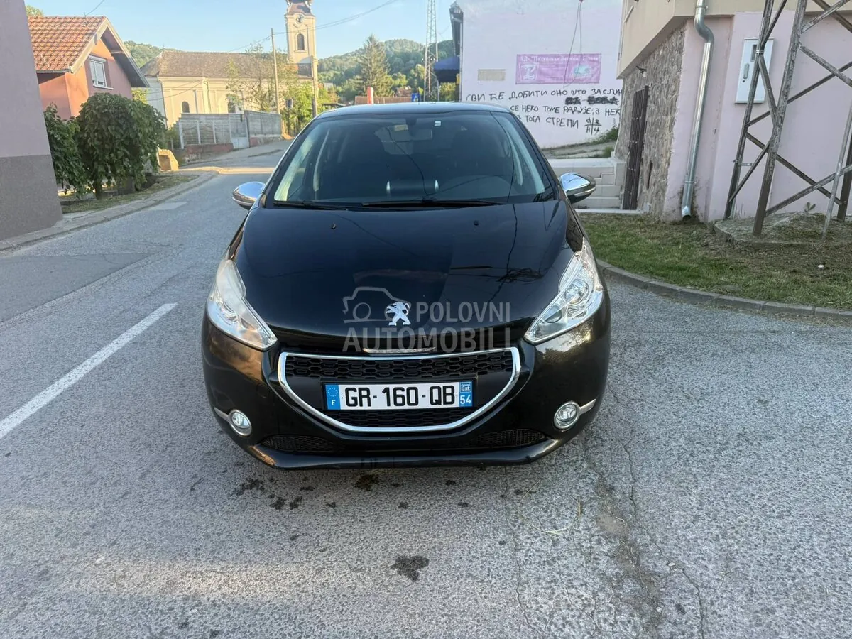 Peugeot 208 2014 photo 4