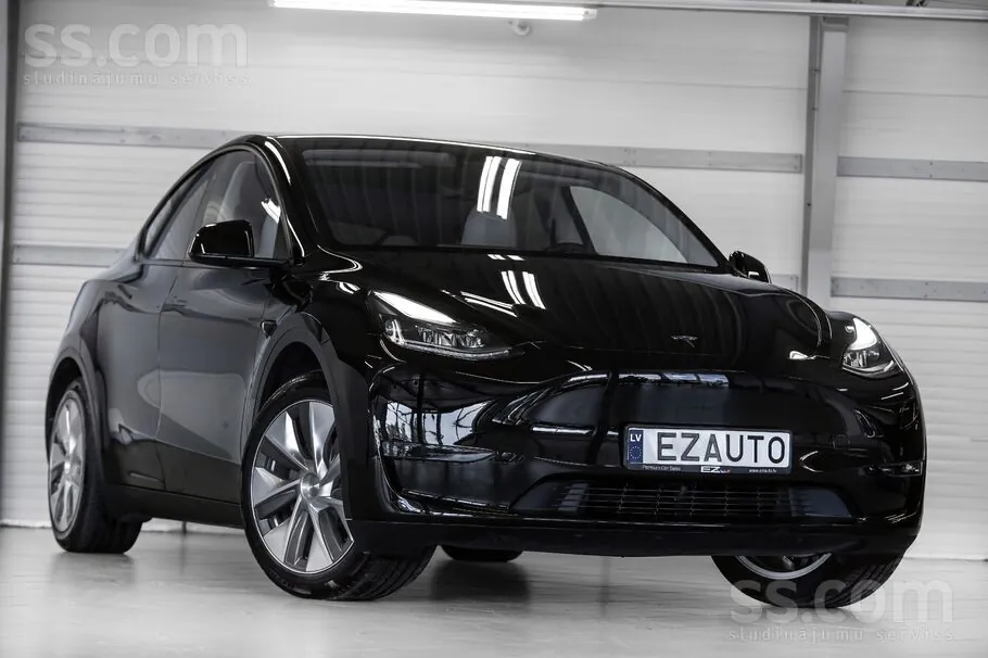 Tesla Model Y 2023 photo 2