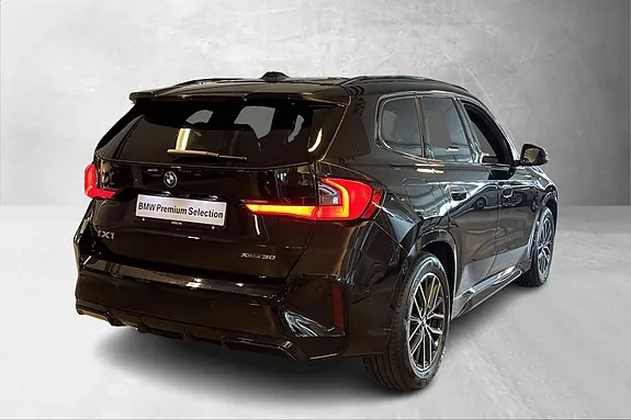 BMW Ix1 2026 photo 2