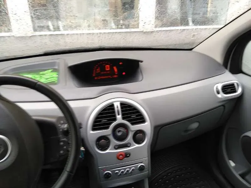Renault Modus 2011 photo 2