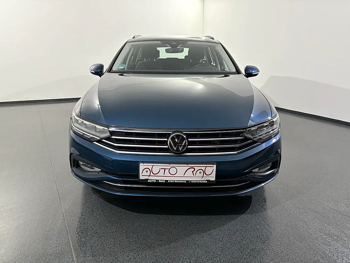 Volkswagen Passat 2023 photo 2