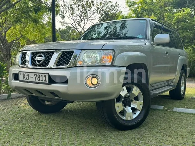Nissan Patrol 2010 photo 2