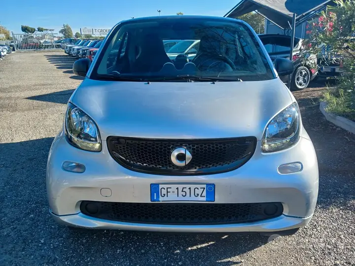 Smart Fortwo 2018 photo 2