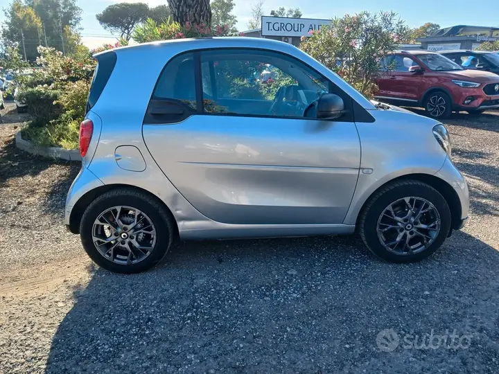 Smart Fortwo 2018 photo 4