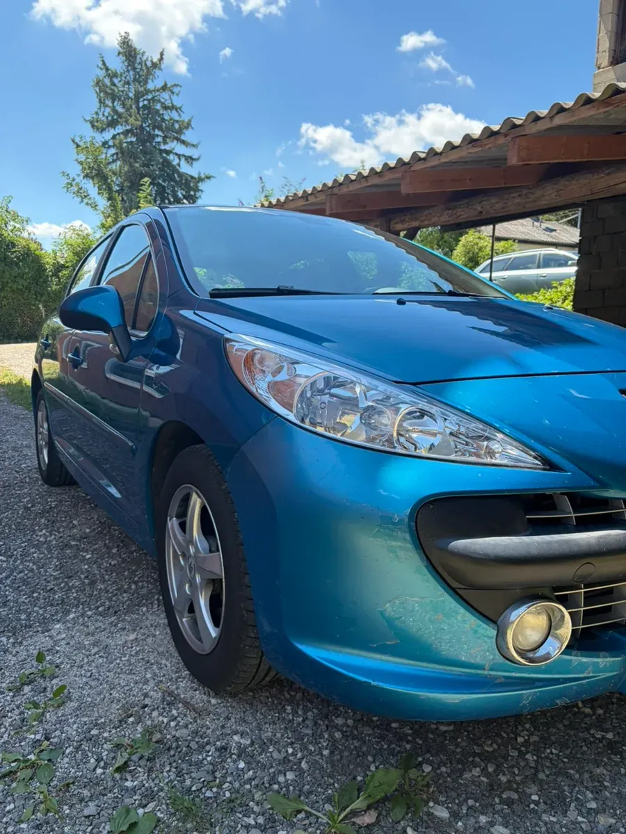 Peugeot 207 2009 photo 2