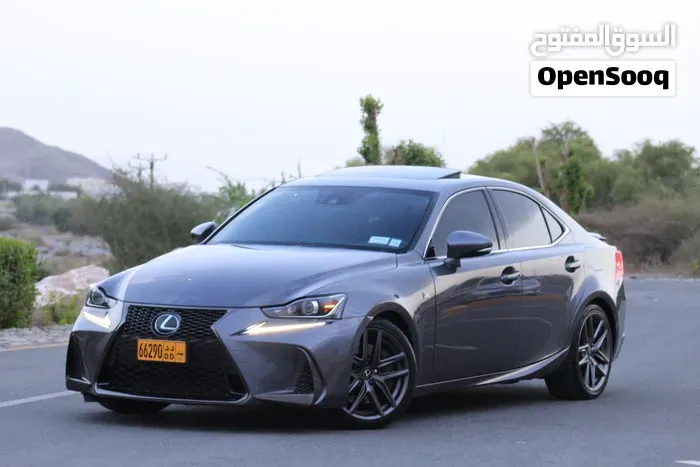 Lexus Is 350 2020 photo 2