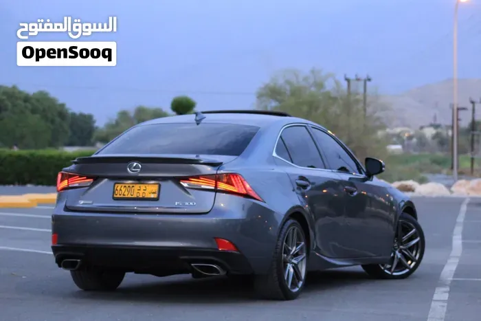 Lexus Is 350 2020 photo 4