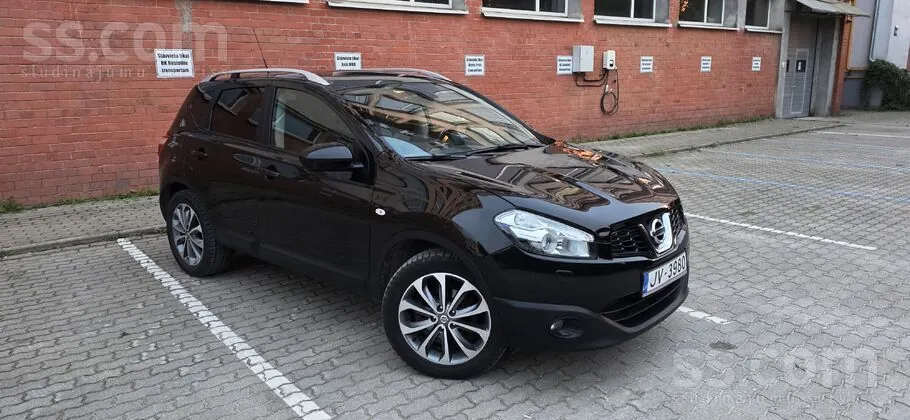 Nissan Juke 2011 photo 2