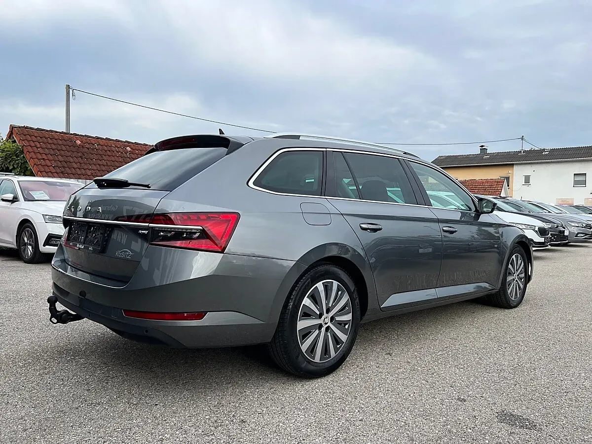 Skoda Superb 2023 photo 3