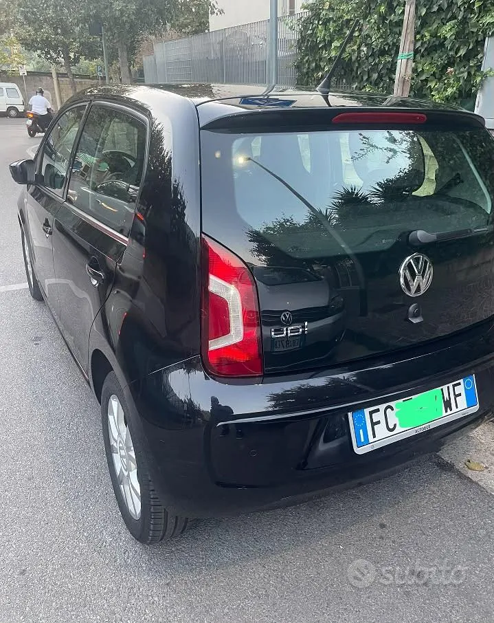 Volkswagen Up 2016 photo 2