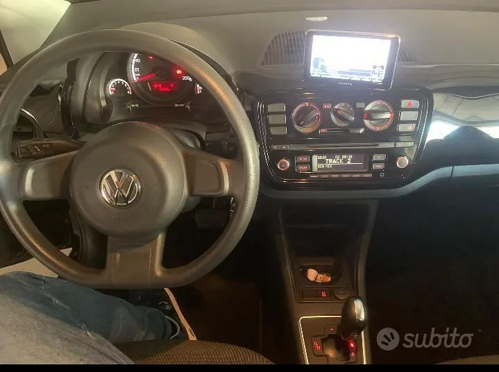 Volkswagen Up 2016 photo 5