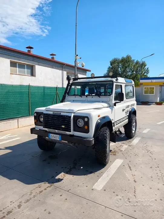 Land Rover Defender 2005 photo 2