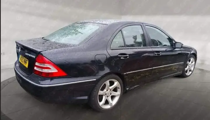 Mercedes-Benz C-Class 2006 photo 3