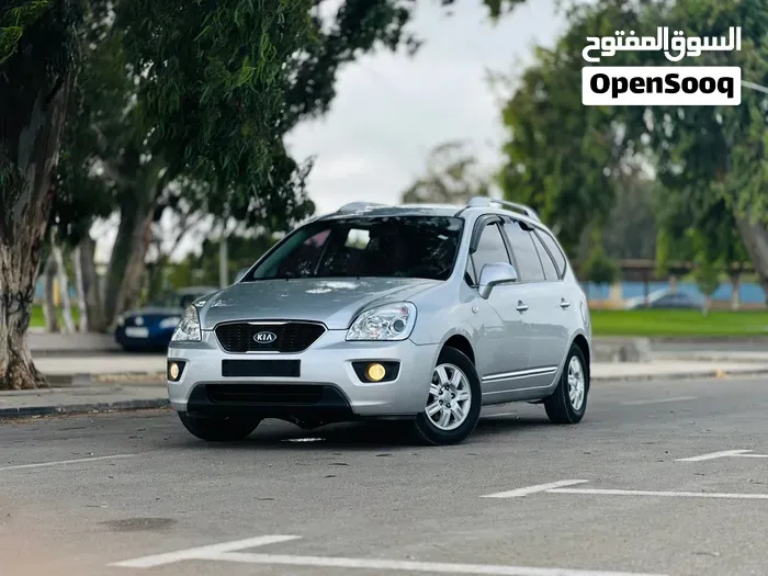 Kia Carens 2011 photo 3