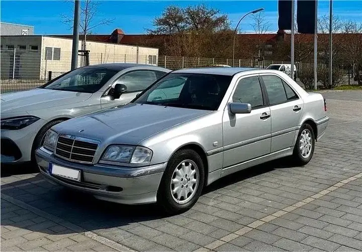 Mercedes-Benz C180 Elegance