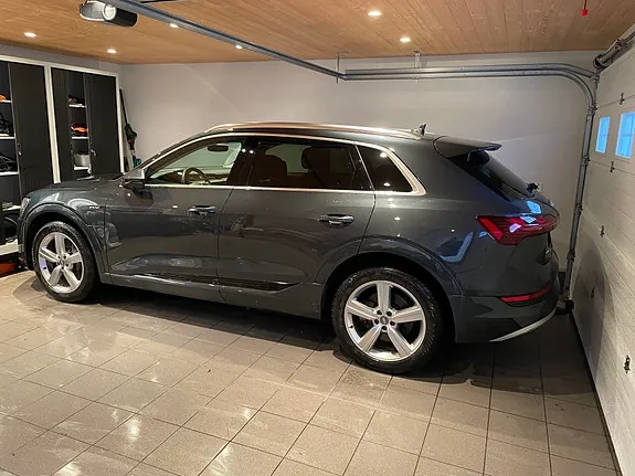 Audi E-Tron 2020 photo 2
