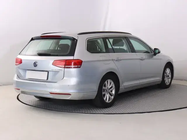 Volkswagen Passat Variant 2015 photo 4