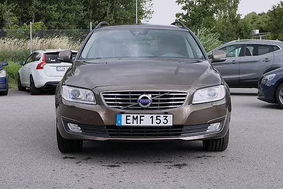 Volvo V70 2015 photo 2